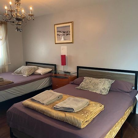 Self Service Small Breakfast, 2 Double Beds Private Room Montréal Extérieur photo